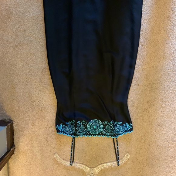 Ann Taylor Blk Silk Dress with Blue beading Sz 6. - Picture 3 of 6